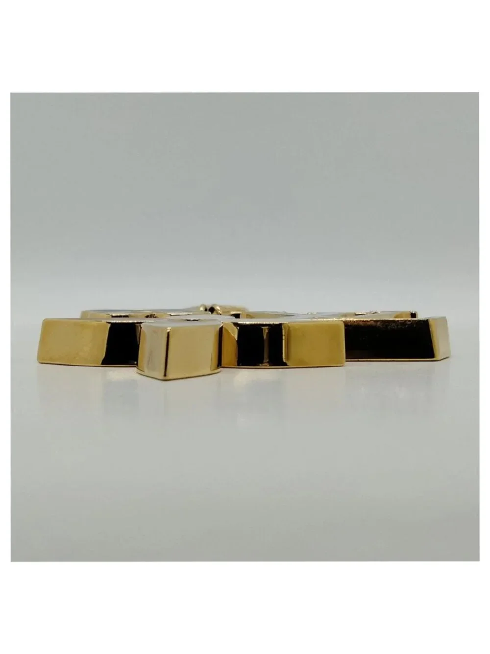 Authnetic Louis Vuitton LV Fleur Bag Charm & Key Holder Gold Tone